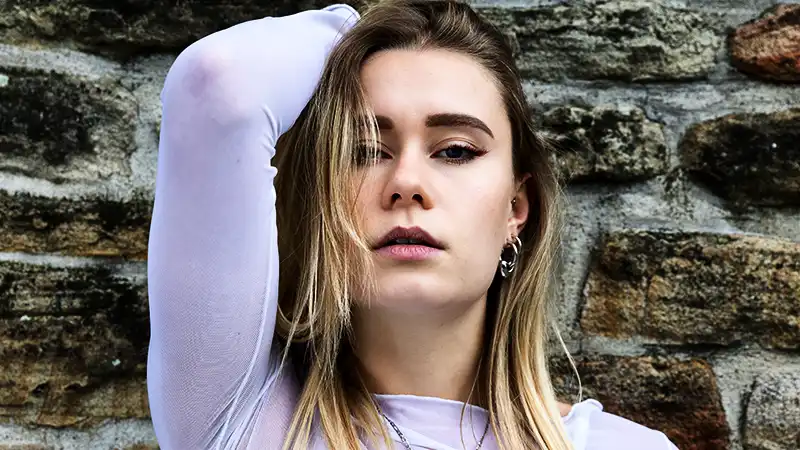 Face to Face 9 Raffaela