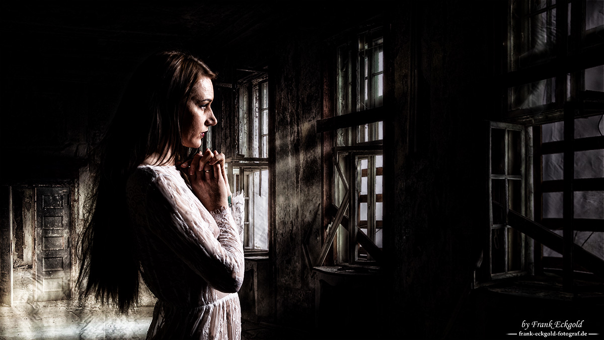 "Beyond the Window" | LaPassionata by Frank Eckgold