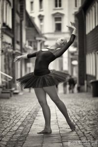 „la beauté du ballet - partie un“ | Raffaela by Frank Eckgold