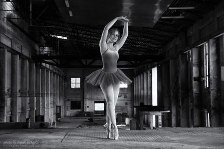 „la beauté du ballet – partie vingt-trois” | Yvette by Frank Eckgold