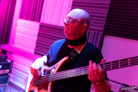 Jörg Müller (Bass) by Frank Eckgold