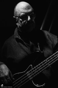 Jörg Müller (Bass) by Frank Eckgold