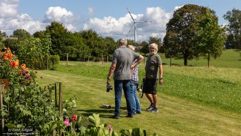 „Behind the scenes” by Frank Eckgold „Behind the scenes” by Frank Eckgold