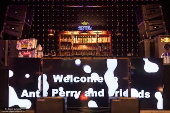 Light Check bei „Ante Perry & Friends“ by Frank Eckgold Light Check bei „Ante Perry & Friends“ by Frank Eckgold