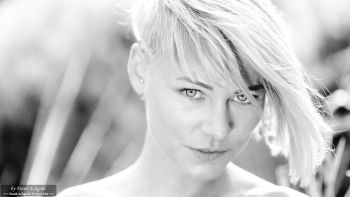 „sunlight and a reflector only“ | TotalBlue by Frank Eckgold „sunlight and a reflector only“ | TotalBlue by Frank Eckgold