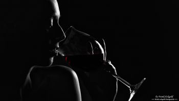 „the kiss of wine“ | Juliette Desens by Frank Eckgold „the kiss of wine“ | Juliette Desens by Frank Eckgold
