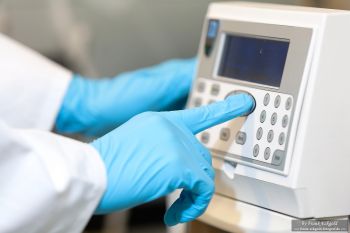 Aufnahmen aus einem Labor by Frank Eckgold Aufnahmen aus einem Labor by Frank Eckgold