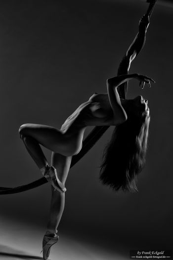 „dance with the cloth“ | Lucy Modéle by Frank Eckgold „dance with the cloth“ | Lucy Modéle by Frank Eckgold