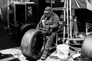 „Reifenpflege im Renneinsatz“ by Frank Eckgold „Reifenpflege im Renneinsatz“ by Frank Eckgold