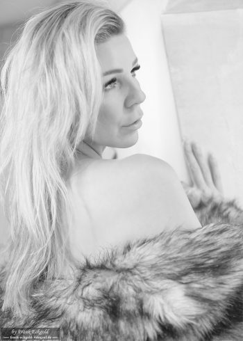 „window view“ | Kristin Roca by Frank Eckgold „window view“ | Kristin Roca by Frank Eckgold