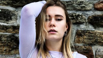 „Stille Präsenz“ | Raffaela by Frank Eckgold „Stille Präsenz“ | Raffaela by Frank Eckgold