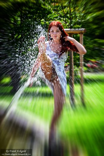 „Sommerflirt mit dem Teich“ | Marina W. by Frank Eckgold „Sommerflirt mit dem Teich“ | Marina W. by Frank Eckgold
