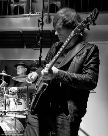 „Stephan Köthe (Guitar) – Grand Plaisir“ by Frank Eckgold „Stephan Köthe (Guitar) – Grand Plaisir“ by Frank Eckgold