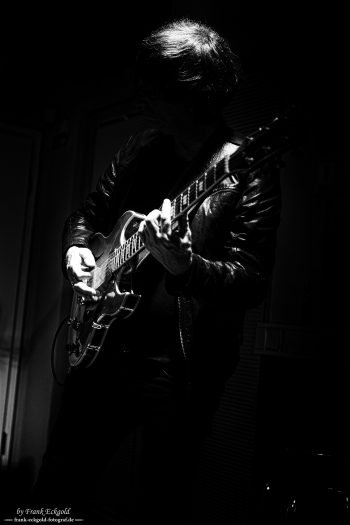 „Stephan Köthe (Guitar) – Grand Plaisir“ by Frank Eckgold „Stephan Köthe (Guitar) – Grand Plaisir“ by Frank Eckgold