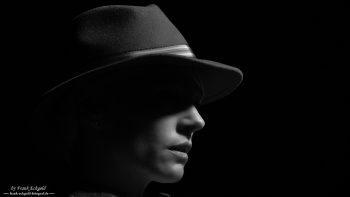 „Echoes in the Dark“ | TotalBlue by Frank Eckgold „Echoes in the Dark“ | TotalBlue by Frank Eckgold