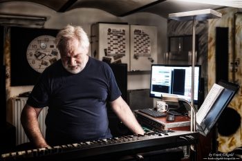 „Peter Zweibäumer (Keyboard) – Vintage Project“ by Frank Eckgold „Peter Zweibäumer (Keyboard) – Vintage Project“ by Frank Eckgold