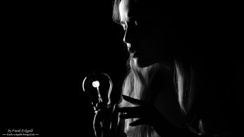 „Der Gedanke aus Licht“ | Marta by Frank Eckgold „Der Gedanke aus Licht“ | Marta by Frank Eckgold