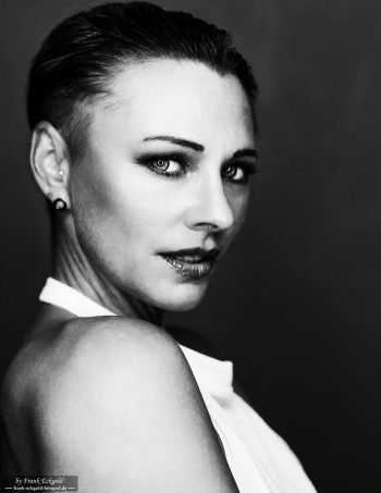 „Unmasked“ | TotalBlue by Frank Eckgold „Unmasked“ | TotalBlue by Frank Eckgold