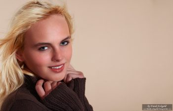 „Soft Light, Quiet Smile“ | Anna by Frank Eckgold „Soft Light, Quiet Smile“ | Anna by Frank Eckgold
