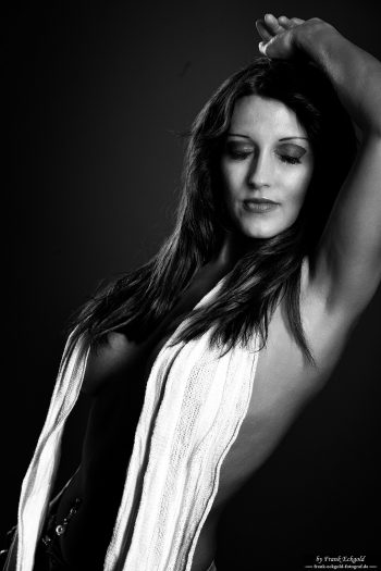 "held in quiet" | Model by Frank Eckgold "held in quiet" | Model by Frank Eckgold