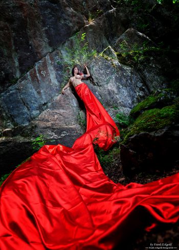 „Crimson Flow“ | Kristina W. by Frank Eckgold „Crimson Flow“ | Kristina W. by Frank Eckgold