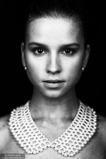 „The Light Between Us“ | Dominika by Frank Eckgold „The Light Between Us“ | Dominika by Frank Eckgold