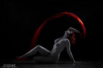 „Crimson Arc“ | BettyB by Frank Eckgold „Crimson Arc“ | BettyB by Frank Eckgold