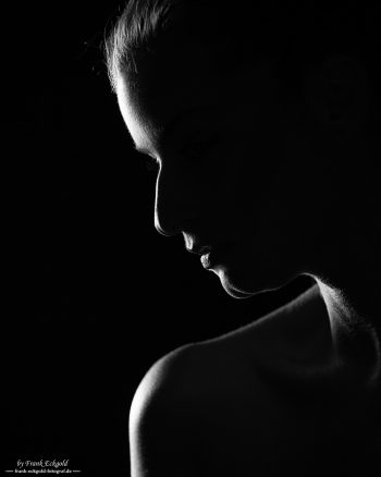 "Edge of Light" | Kamila by Frank Eckgold