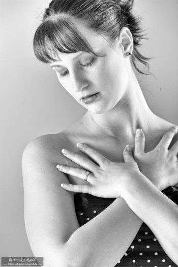 "Close to Herself" | Sarah by Frank Eckgold